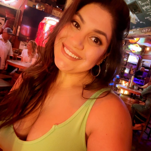 Meet your Posher, Valerie - Picture 1 of 1